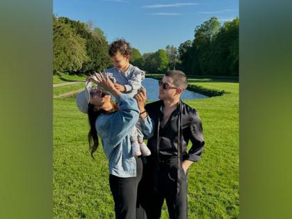 Priyanka Chopra shares heartwarming moments of Malti Marie learning Hindi with Nick Jonas | Priyanka Chopra shares heartwarming moments of Malti Marie learning Hindi with Nick Jonas Priyanka Chopra shares heartwarming moments of Malti Marie learning Hindi with Nick Jonas | Priyanka Chopra shares heartwarming moments of Malti Marie learning Hindi with Nick Jonas