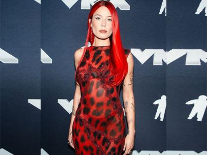 Halsey supports her mom as she recovers from second breast cancer surgery | Halsey supports her mom as she recovers from second breast cancer surgery Halsey supports her mom as she recovers from second breast cancer surgery | Halsey supports her mom as she recovers from second breast cancer surgery