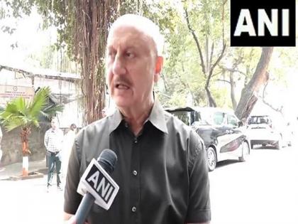 Maharashtra polls: "Voting is cool. Be cool," Anupam Kher says non voters don't have right to complain for next 5 years | Maharashtra polls: "Voting is cool. Be cool," Anupam Kher says non voters don't have right to complain for next 5 years Maharashtra polls: "Voting is cool. Be cool," Anupam Kher says non voters don't have right to complain for next 5 years | Maharashtra polls: "Voting is cool. Be cool," Anupam Kher says non voters don't have right to complain for next 5 years
