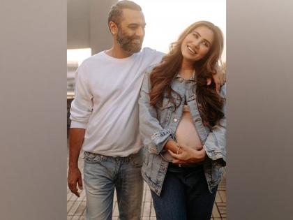 'Pyaar Ka Punchnama' actor Sonnalli Seygall welcomes first baby with husband Ashesh Sajani | 'Pyaar Ka Punchnama' actor Sonnalli Seygall welcomes first baby with husband Ashesh Sajani 'Pyaar Ka Punchnama' actor Sonnalli Seygall welcomes first baby with husband Ashesh Sajani | 'Pyaar Ka Punchnama' actor Sonnalli Seygall welcomes first baby with husband Ashesh Sajani