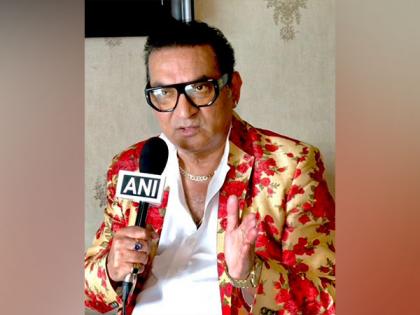 Abhijeet Bhattacharya opens up on viral mashup performed at Dua Lipa's Mumbai concert | Abhijeet Bhattacharya opens up on viral mashup performed at Dua Lipa's Mumbai concert Abhijeet Bhattacharya opens up on viral mashup performed at Dua Lipa's Mumbai concert | Abhijeet Bhattacharya opens up on viral mashup performed at Dua Lipa's Mumbai concert