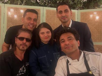 Chef Vikas Khanna reveals emotional moment with Shah Rukh Khan at 'Bungalow' restaurant | Chef Vikas Khanna reveals emotional moment with Shah Rukh Khan at 'Bungalow' restaurant Chef Vikas Khanna reveals emotional moment with Shah Rukh Khan at 'Bungalow' restaurant | Chef Vikas Khanna reveals emotional moment with Shah Rukh Khan at 'Bungalow' restaurant