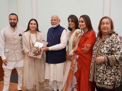 PM Modi meets Kapoor family, recalls Advani and Vajpayee watching Raj Kapoor's 'Phir Subah Hogi' | PM Modi meets Kapoor family, recalls Advani and Vajpayee watching Raj Kapoor's 'Phir Subah Hogi' PM Modi meets Kapoor family, recalls Advani and Vajpayee watching Raj Kapoor's 'Phir Subah Hogi' | PM Modi meets Kapoor family, recalls Advani and Vajpayee watching Raj Kapoor's 'Phir Subah Hogi'