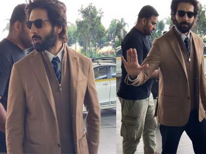 Kartik Aaryan turns heads in formal wear at Mumbai airport | Kartik Aaryan turns heads in formal wear at Mumbai airport Kartik Aaryan turns heads in formal wear at Mumbai airport | Kartik Aaryan turns heads in formal wear at Mumbai airport