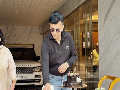 Producer Anand Pandit celebrates pre-birthday with paparazzi | Producer Anand Pandit celebrates pre-birthday with paparazzi Producer Anand Pandit celebrates pre-birthday with paparazzi | Producer Anand Pandit celebrates pre-birthday with paparazzi