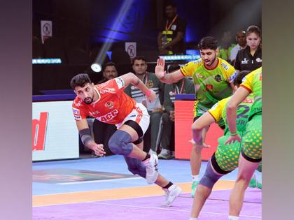 Pro Kabaddi League: Patna Pirates' top-two chance in peril, ties with Gujarat Giants | Pro Kabaddi League: Patna Pirates' top-two chance in peril, ties with Gujarat Giants Pro Kabaddi League: Patna Pirates' top-two chance in peril, ties with Gujarat Giants | Pro Kabaddi League: Patna Pirates' top-two chance in peril, ties with Gujarat Giants