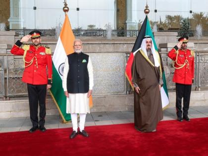 PM Modi receives rousing ceremonial welcome, Guard of Honour in Kuwait | PM Modi receives rousing ceremonial welcome, Guard of Honour in Kuwait PM Modi receives rousing ceremonial welcome, Guard of Honour in Kuwait | PM Modi receives rousing ceremonial welcome, Guard of Honour in Kuwait