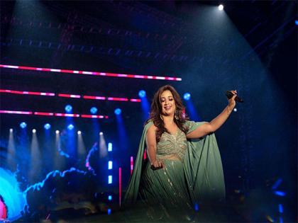 Shreya Ghoshal Mesmerises Fans at Hyderabad's Record-Breaking Concert with Richika Dadheech's Grand Gesture | Shreya Ghoshal Mesmerises Fans at Hyderabad's Record-Breaking Concert with Richika Dadheech's Grand Gesture Shreya Ghoshal Mesmerises Fans at Hyderabad's Record-Breaking Concert with Richika Dadheech's Grand Gesture | Shreya Ghoshal Mesmerises Fans at Hyderabad's Record-Breaking Concert with Richika Dadheech's Grand Gesture
