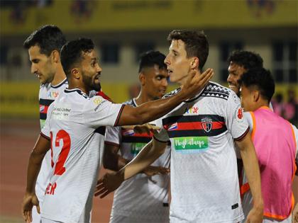 ISL: Goal fest in Hyderabad as NorthEast United FC take spoils with 5-2 win against Hyderabad FC | ISL: Goal fest in Hyderabad as NorthEast United FC take spoils with 5-2 win against Hyderabad FC ISL: Goal fest in Hyderabad as NorthEast United FC take spoils with 5-2 win against Hyderabad FC | ISL: Goal fest in Hyderabad as NorthEast United FC take spoils with 5-2 win against Hyderabad FC