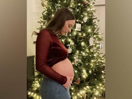 "Can't wait": Eminem's daughter Hailie Jade shows off her baby bump | "Can't wait": Eminem's daughter Hailie Jade shows off her baby bump "Can't wait": Eminem's daughter Hailie Jade shows off her baby bump | "Can't wait": Eminem's daughter Hailie Jade shows off her baby bump
