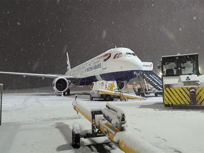 Heavy snowfall affects air travel in UK, Germany | Heavy snowfall affects air travel in UK, Germany Heavy snowfall affects air travel in UK, Germany | Heavy snowfall affects air travel in UK, Germany