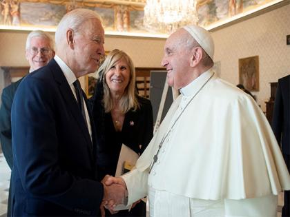 US President Biden awards Pope Francis the Presidential Medal of Freedom with Distinction | US President Biden awards Pope Francis the Presidential Medal of Freedom with Distinction US President Biden awards Pope Francis the Presidential Medal of Freedom with Distinction | US President Biden awards Pope Francis the Presidential Medal of Freedom with Distinction