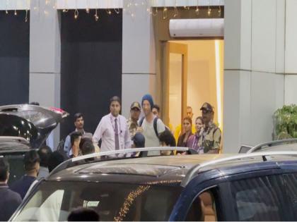 Coldplay Concert in Navi Mumbai: Vocalist Chris Martin Arrives in Mumbai Ahead of Band’s Concert, Greets Paps With a ‘Namaste’ Gesture | Coldplay Concert in Navi Mumbai: Vocalist Chris Martin Arrives in Mumbai Ahead of Band’s Concert, Greets Paps With a ‘Namaste’ Gesture Coldplay Concert in Navi Mumbai: Vocalist Chris Martin Arrives in Mumbai Ahead of Band’s Concert, Greets Paps With a ‘Namaste’ Gesture | Coldplay Concert in Navi Mumbai: Vocalist Chris Martin Arrives in Mumbai Ahead of Band’s Concert, Greets Paps With a ‘Namaste’ Gesture