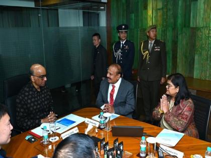 Singapore President visits vaccine facility in Bhubaneswar | Singapore President visits vaccine facility in Bhubaneswar Singapore President visits vaccine facility in Bhubaneswar | Singapore President visits vaccine facility in Bhubaneswar