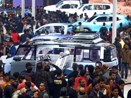 Electric, Flex-Fuel, and CNG vehicles dominate Indian automotive launches: Report | Electric, Flex-Fuel, and CNG vehicles dominate Indian automotive launches: Report Electric, Flex-Fuel, and CNG vehicles dominate Indian automotive launches: Report | Electric, Flex-Fuel, and CNG vehicles dominate Indian automotive launches: Report