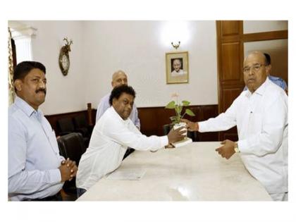 Bengaluru International Film Festival invitation extended to Karnataka Governor | Bengaluru International Film Festival invitation extended to Karnataka Governor Bengaluru International Film Festival invitation extended to Karnataka Governor | Bengaluru International Film Festival invitation extended to Karnataka Governor