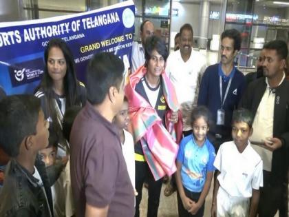 Hyderabad gives a grand welcome to India's ICC Women's U19 T20 WC Champions | Hyderabad gives a grand welcome to India's ICC Women's U19 T20 WC Champions