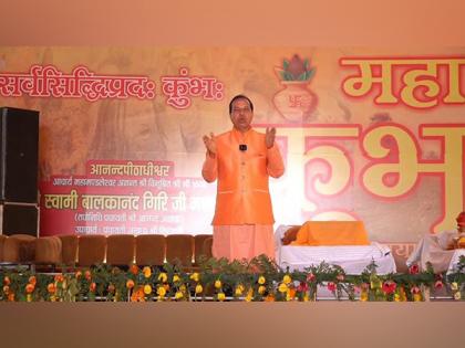 International Happiness Coach Sunil Gupta conducted Hasya Yoga in Maha Kumbh, gave the mantra to remain stress free | International Happiness Coach Sunil Gupta conducted Hasya Yoga in Maha Kumbh, gave the mantra to remain stress free International Happiness Coach Sunil Gupta conducted Hasya Yoga in Maha Kumbh, gave the mantra to remain stress free | International Happiness Coach Sunil Gupta conducted Hasya Yoga in Maha Kumbh, gave the mantra to remain stress free