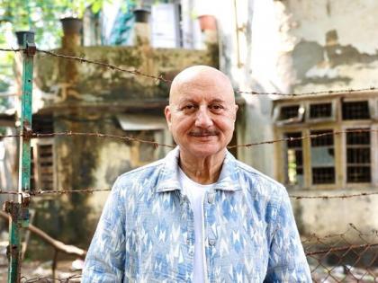 Anupam Kher shares nostalgic picture with Yash Chopra, Rishi Kapoor, Vinod Khanna | Anupam Kher shares nostalgic picture with Yash Chopra, Rishi Kapoor, Vinod Khanna Anupam Kher shares nostalgic picture with Yash Chopra, Rishi Kapoor, Vinod Khanna | Anupam Kher shares nostalgic picture with Yash Chopra, Rishi Kapoor, Vinod Khanna