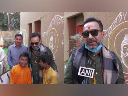 Pankaj Tripathi visits Maha Kumbh Mela, calls it a "spiritual" experience | Pankaj Tripathi visits Maha Kumbh Mela, calls it a "spiritual" experience Pankaj Tripathi visits Maha Kumbh Mela, calls it a "spiritual" experience | Pankaj Tripathi visits Maha Kumbh Mela, calls it a "spiritual" experience