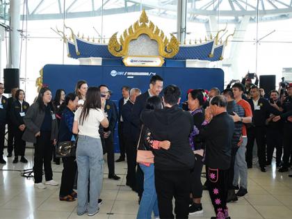 Five Thai nationals freed from Hamas captivity arrive back in Thailand | Five Thai nationals freed from Hamas captivity arrive back in Thailand Five Thai nationals freed from Hamas captivity arrive back in Thailand | Five Thai nationals freed from Hamas captivity arrive back in Thailand