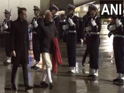 PM Modi honors Marseille's contribution to India's freedom struggle, remembers Veer Savarkar's "courageous escape" | PM Modi honors Marseille's contribution to India's freedom struggle, remembers Veer Savarkar's "courageous escape" PM Modi honors Marseille's contribution to India's freedom struggle, remembers Veer Savarkar's "courageous escape" | PM Modi honors Marseille's contribution to India's freedom struggle, remembers Veer Savarkar's "courageous escape"