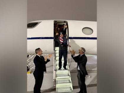 American teacher Marc Fogel returns home after over 3 years in Russian detention | American teacher Marc Fogel returns home after over 3 years in Russian detention American teacher Marc Fogel returns home after over 3 years in Russian detention | American teacher Marc Fogel returns home after over 3 years in Russian detention