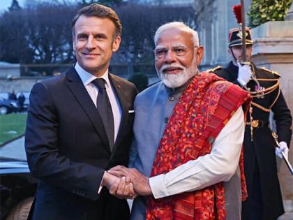 PM Modi, President Macron's special friendship marked by extraordinary gestures during France visit | PM Modi, President Macron's special friendship marked by extraordinary gestures during France visit PM Modi, President Macron's special friendship marked by extraordinary gestures during France visit | PM Modi, President Macron's special friendship marked by extraordinary gestures during France visit