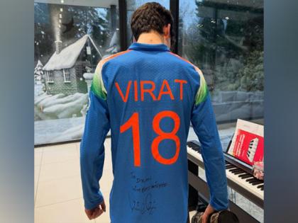 "Fits like a glove...": Virat Kohli gifts signed jersey to Kevin Pietersen's son | "Fits like a glove...": Virat Kohli gifts signed jersey to Kevin Pietersen's son