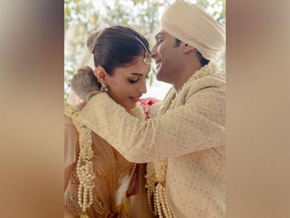 Prateik Babbar, Priya Banerjee tie the knot, share pictures from their wedding day | Prateik Babbar, Priya Banerjee tie the knot, share pictures from their wedding day Prateik Babbar, Priya Banerjee tie the knot, share pictures from their wedding day | Prateik Babbar, Priya Banerjee tie the knot, share pictures from their wedding day