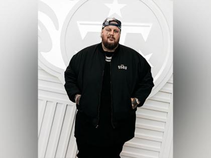 "A an overweight man with a microphone": Jelly Roll gives tribute to "real heroes" at Invictus Games | "A an overweight man with a microphone": Jelly Roll gives tribute to "real heroes" at Invictus Games "A an overweight man with a microphone": Jelly Roll gives tribute to "real heroes" at Invictus Games | "A an overweight man with a microphone": Jelly Roll gives tribute to "real heroes" at Invictus Games