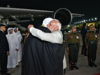In special gesture, PM Modi receives Amir of Qatar at Delhi airport | In special gesture, PM Modi receives Amir of Qatar at Delhi airport In special gesture, PM Modi receives Amir of Qatar at Delhi airport | In special gesture, PM Modi receives Amir of Qatar at Delhi airport