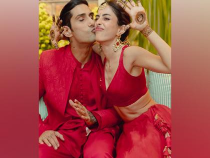 Prateik Babbar, Priya Banerjee share stunning pictures from their Mehendi ceremony, check out | Prateik Babbar, Priya Banerjee share stunning pictures from their Mehendi ceremony, check out Prateik Babbar, Priya Banerjee share stunning pictures from their Mehendi ceremony, check out | Prateik Babbar, Priya Banerjee share stunning pictures from their Mehendi ceremony, check out