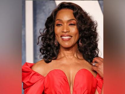 Angela Bassett defends her "disappointment" reaction after Oscars loss to Jamie Lee Curtis | Angela Bassett defends her "disappointment" reaction after Oscars loss to Jamie Lee Curtis Angela Bassett defends her "disappointment" reaction after Oscars loss to Jamie Lee Curtis | Angela Bassett defends her "disappointment" reaction after Oscars loss to Jamie Lee Curtis