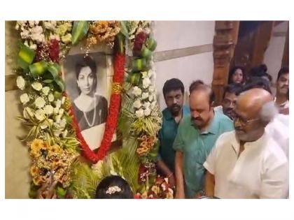 Rajinikanth pays floral tribute to Jayalalithaa on her 77th birth anniversary | Rajinikanth pays floral tribute to Jayalalithaa on her 77th birth anniversary