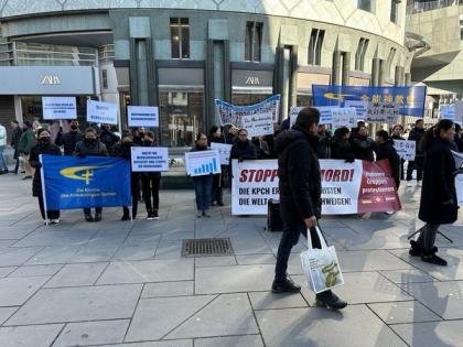 Chinese diaspora in Austria hold protest against ongoing religious persecution in China | Chinese diaspora in Austria hold protest against ongoing religious persecution in China Chinese diaspora in Austria hold protest against ongoing religious persecution in China | Chinese diaspora in Austria hold protest against ongoing religious persecution in China