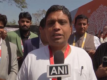 Patanjali to invest Rs5,000 cr in Madhya Pradesh across ayurveda, food processing, and renewable energy | Patanjali to invest Rs5,000 cr in Madhya Pradesh across ayurveda, food processing, and renewable energy Patanjali to invest Rs5,000 cr in Madhya Pradesh across ayurveda, food processing, and renewable energy | Patanjali to invest Rs5,000 cr in Madhya Pradesh across ayurveda, food processing, and renewable energy