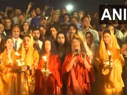 Immersed in devotion, Katrina Kaif, Raveena Tandon perform aarti at Maha Kumbh | Immersed in devotion, Katrina Kaif, Raveena Tandon perform aarti at Maha Kumbh Immersed in devotion, Katrina Kaif, Raveena Tandon perform aarti at Maha Kumbh | Immersed in devotion, Katrina Kaif, Raveena Tandon perform aarti at Maha Kumbh