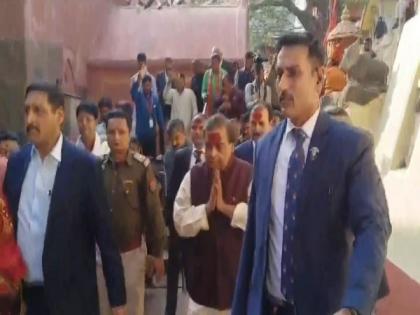Mukesh Ambani offers prayers at Kamakhya Temple | Mukesh Ambani offers prayers at Kamakhya Temple Mukesh Ambani offers prayers at Kamakhya Temple | Mukesh Ambani offers prayers at Kamakhya Temple
