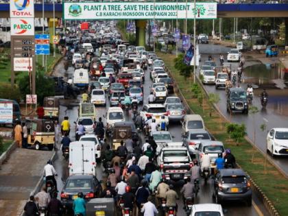 Pak activists slam poor traffic management in Karachi, blame lack of law enforcement | Pak activists slam poor traffic management in Karachi, blame lack of law enforcement