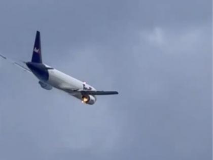 US: FedEx plane makes emergency landing in Newark Airport after bird strike and engine fire | US: FedEx plane makes emergency landing in Newark Airport after bird strike and engine fire US: FedEx plane makes emergency landing in Newark Airport after bird strike and engine fire | US: FedEx plane makes emergency landing in Newark Airport after bird strike and engine fire