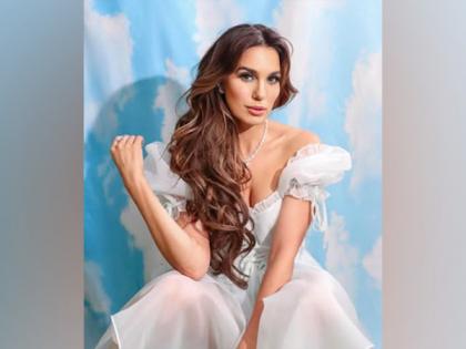 Christy Carlson Romano says her life has "changed profoundly" after she was hit directly in her right eye | Christy Carlson Romano says her life has "changed profoundly" after she was hit directly in her right eye Christy Carlson Romano says her life has "changed profoundly" after she was hit directly in her right eye | Christy Carlson Romano says her life has "changed profoundly" after she was hit directly in her right eye