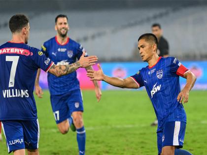 ISL: Chhetri's late equaliser ends East Bengal FC's playoffs charge after their 1-1 draw with Bengaluru FC | ISL: Chhetri's late equaliser ends East Bengal FC's playoffs charge after their 1-1 draw with Bengaluru FC ISL: Chhetri's late equaliser ends East Bengal FC's playoffs charge after their 1-1 draw with Bengaluru FC | ISL: Chhetri's late equaliser ends East Bengal FC's playoffs charge after their 1-1 draw with Bengaluru FC
