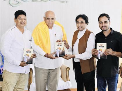 Dipak Desai's 'Yaadon Ke Gubbare' Wins Dadasaheb Phalke Indian Television Award 2025 for Best Book of the Year | Dipak Desai's 'Yaadon Ke Gubbare' Wins Dadasaheb Phalke Indian Television Award 2025 for Best Book of the Year Dipak Desai's 'Yaadon Ke Gubbare' Wins Dadasaheb Phalke Indian Television Award 2025 for Best Book of the Year | Dipak Desai's 'Yaadon Ke Gubbare' Wins Dadasaheb Phalke Indian Television Award 2025 for Best Book of the Year