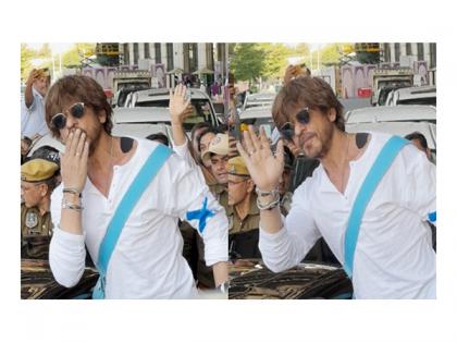 IIFA 2025: King Khan touches down in Pink City, greets fans with waves and kisses | IIFA 2025: King Khan touches down in Pink City, greets fans with waves and kisses IIFA 2025: King Khan touches down in Pink City, greets fans with waves and kisses | IIFA 2025: King Khan touches down in Pink City, greets fans with waves and kisses