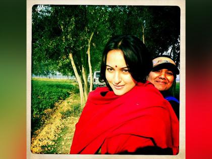 Sonakshi Sinha shares throwback pictures from sets of 'Lootera' ahead of its re-release | Sonakshi Sinha shares throwback pictures from sets of 'Lootera' ahead of its re-release Sonakshi Sinha shares throwback pictures from sets of 'Lootera' ahead of its re-release | Sonakshi Sinha shares throwback pictures from sets of 'Lootera' ahead of its re-release