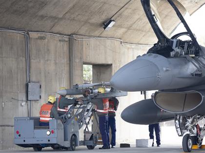 China heightens military activity around Taiwan | China heightens military activity around Taiwan