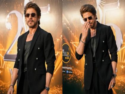 SRK stuns in all-black look at IIFA 2025 green carpet, greets fans with 'adaab' | SRK stuns in all-black look at IIFA 2025 green carpet, greets fans with 'adaab' SRK stuns in all-black look at IIFA 2025 green carpet, greets fans with 'adaab' | SRK stuns in all-black look at IIFA 2025 green carpet, greets fans with 'adaab'