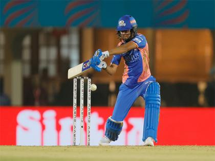 Mumbai Indians edge past Gujarat Giants in thrilling clash, secure fifth win in WPL | Mumbai Indians edge past Gujarat Giants in thrilling clash, secure fifth win in WPL