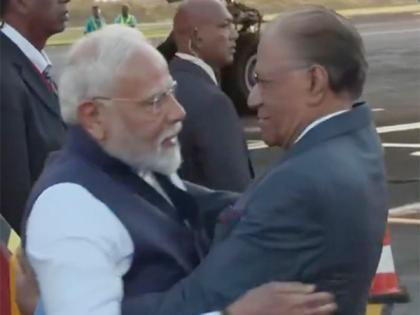 PM Modi lands in Mauritius, accorded ceremonial welcome | PM Modi lands in Mauritius, accorded ceremonial welcome PM Modi lands in Mauritius, accorded ceremonial welcome | PM Modi lands in Mauritius, accorded ceremonial welcome